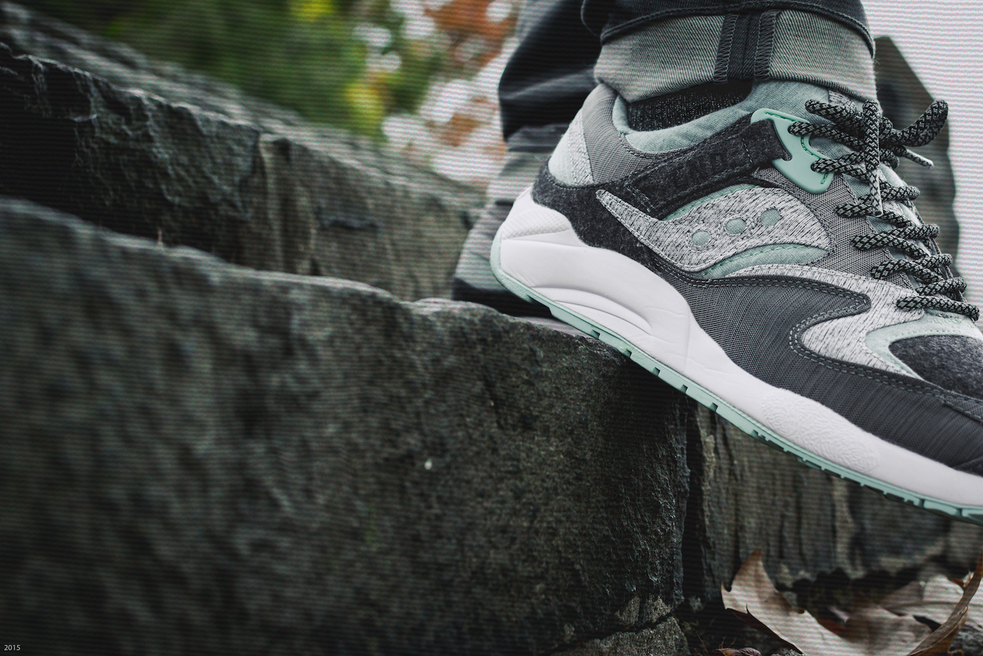 saucony end white noise